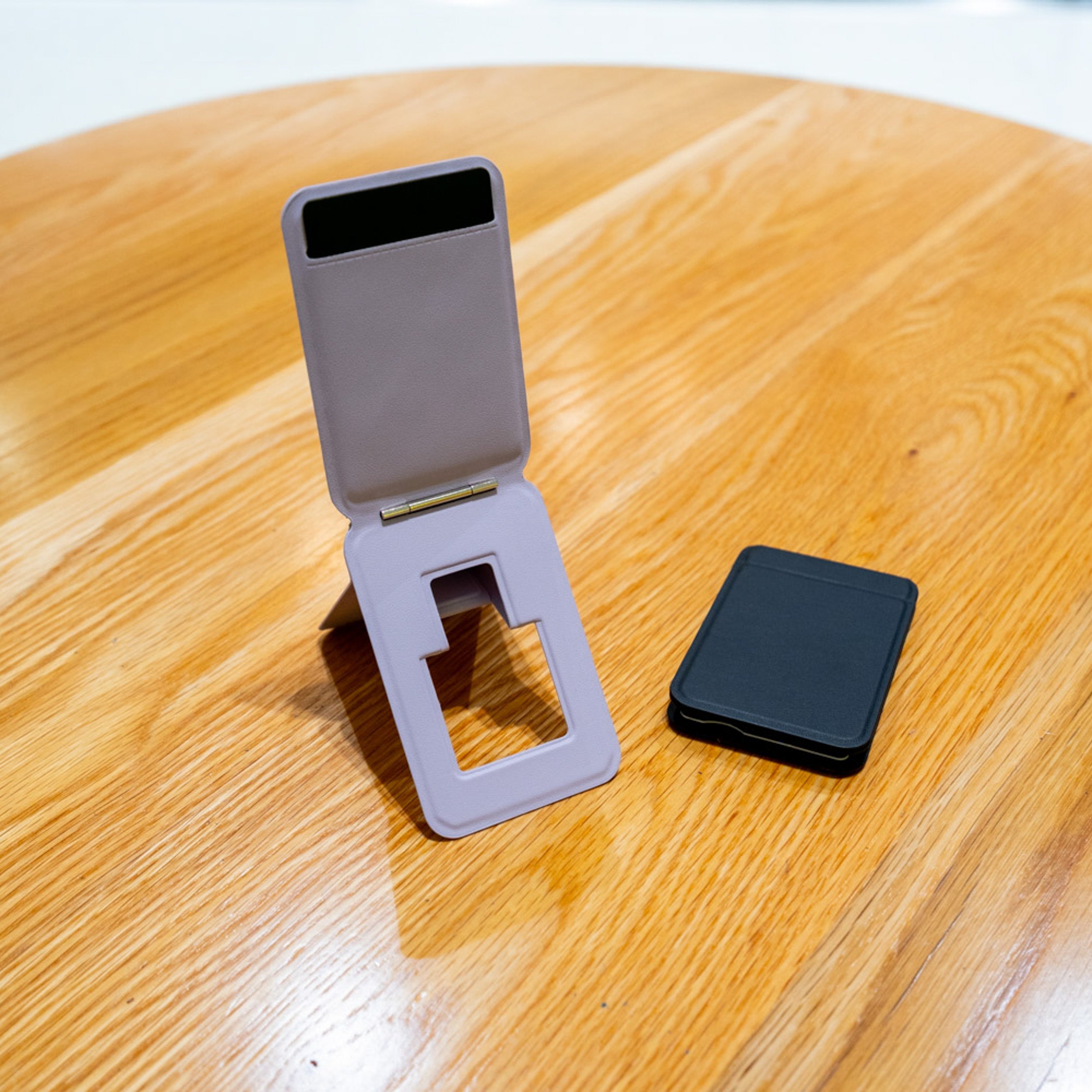 Magnetic Trifold Wallet With Stand And Tripod