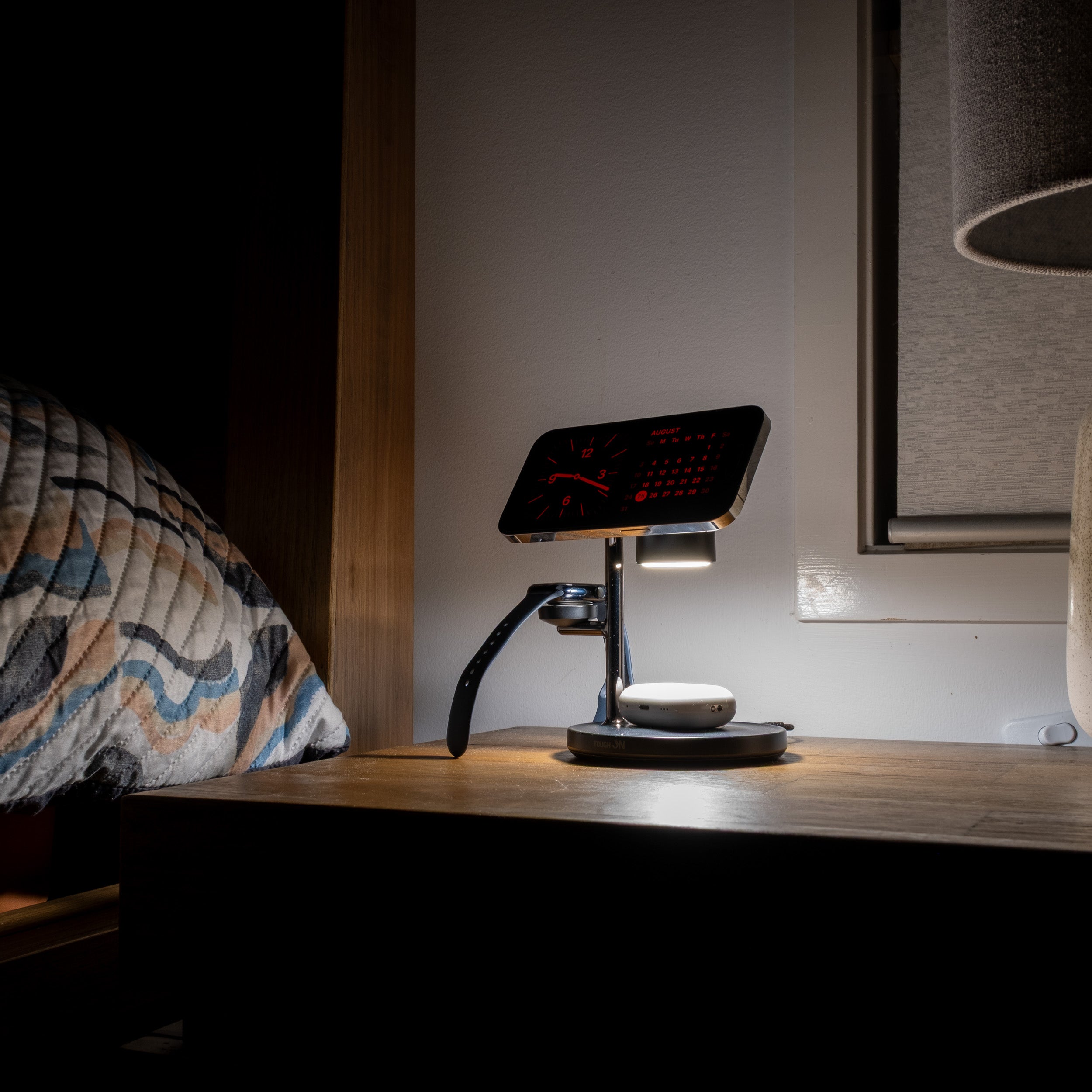 Tough On MagMore QI2 4-in-1 Wireless Charger