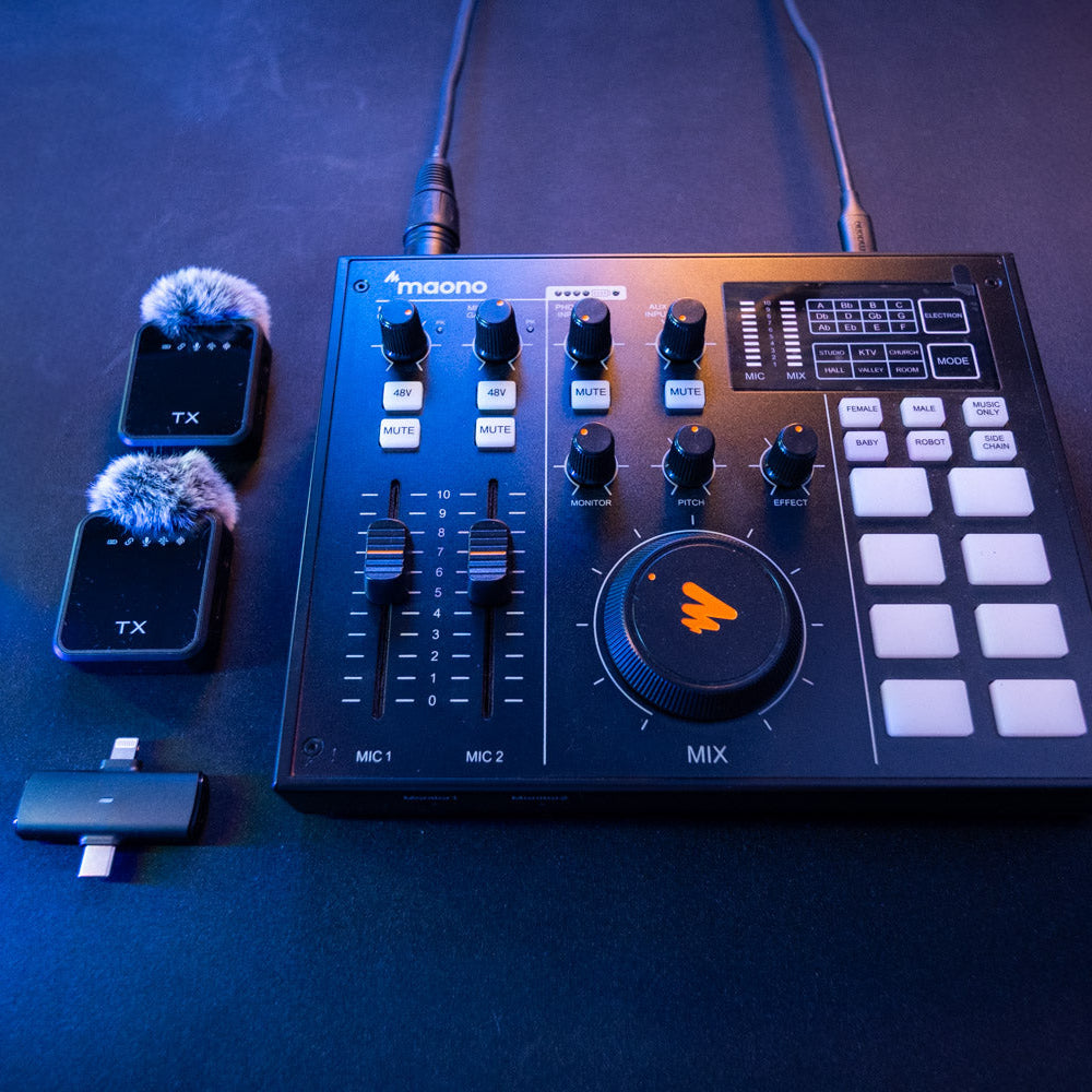 2 in 1 Wireless Microphone (lightning and USB-C adapter)