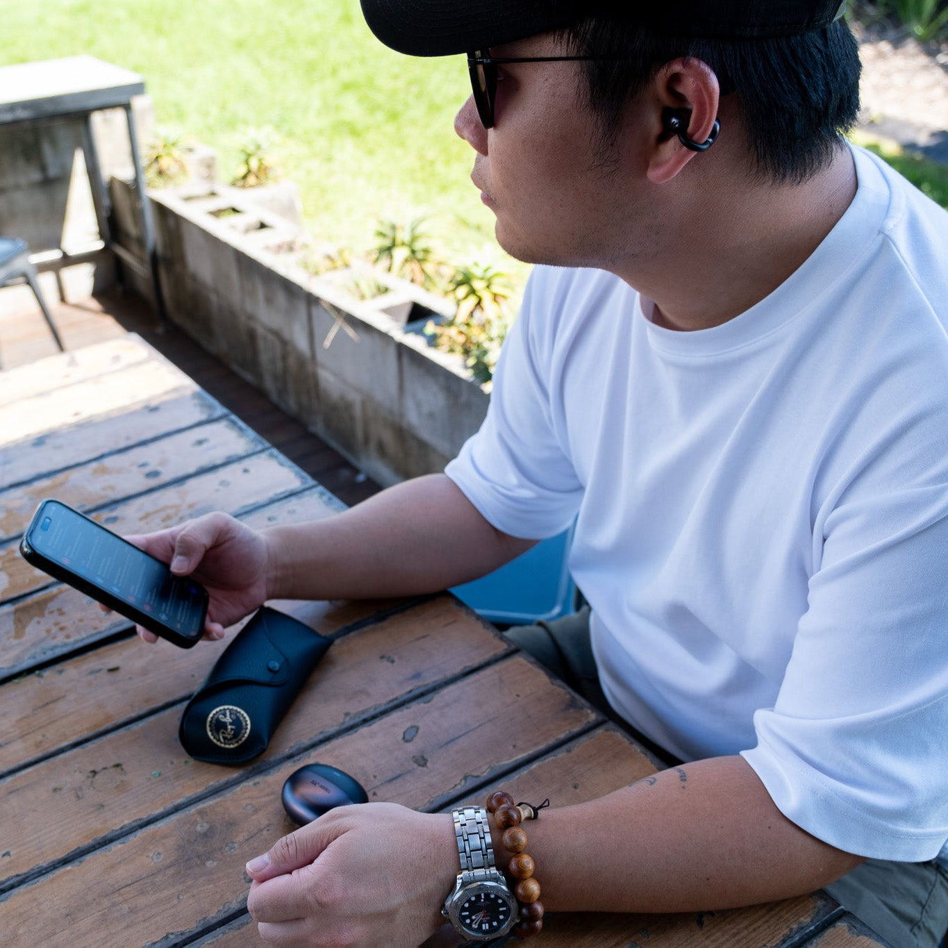 Tough On OpenClip | Open-Ear Clip-On Earbuds