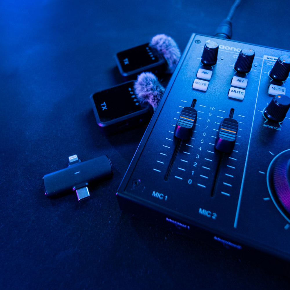 2 in 1 Wireless Microphone (lightning and USB-C adapter)